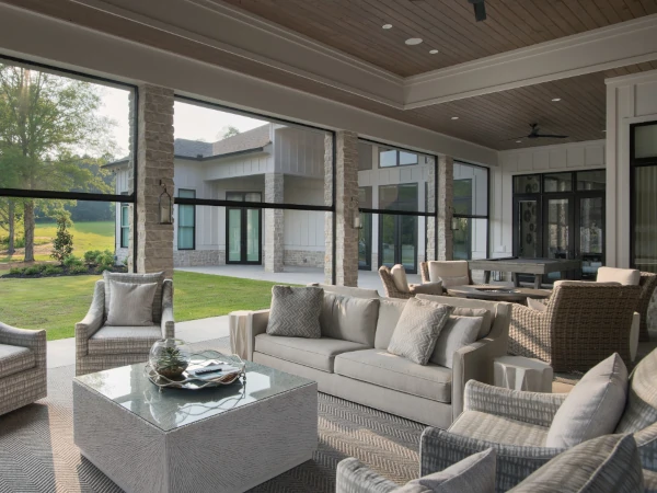 Talon Retractable Screen